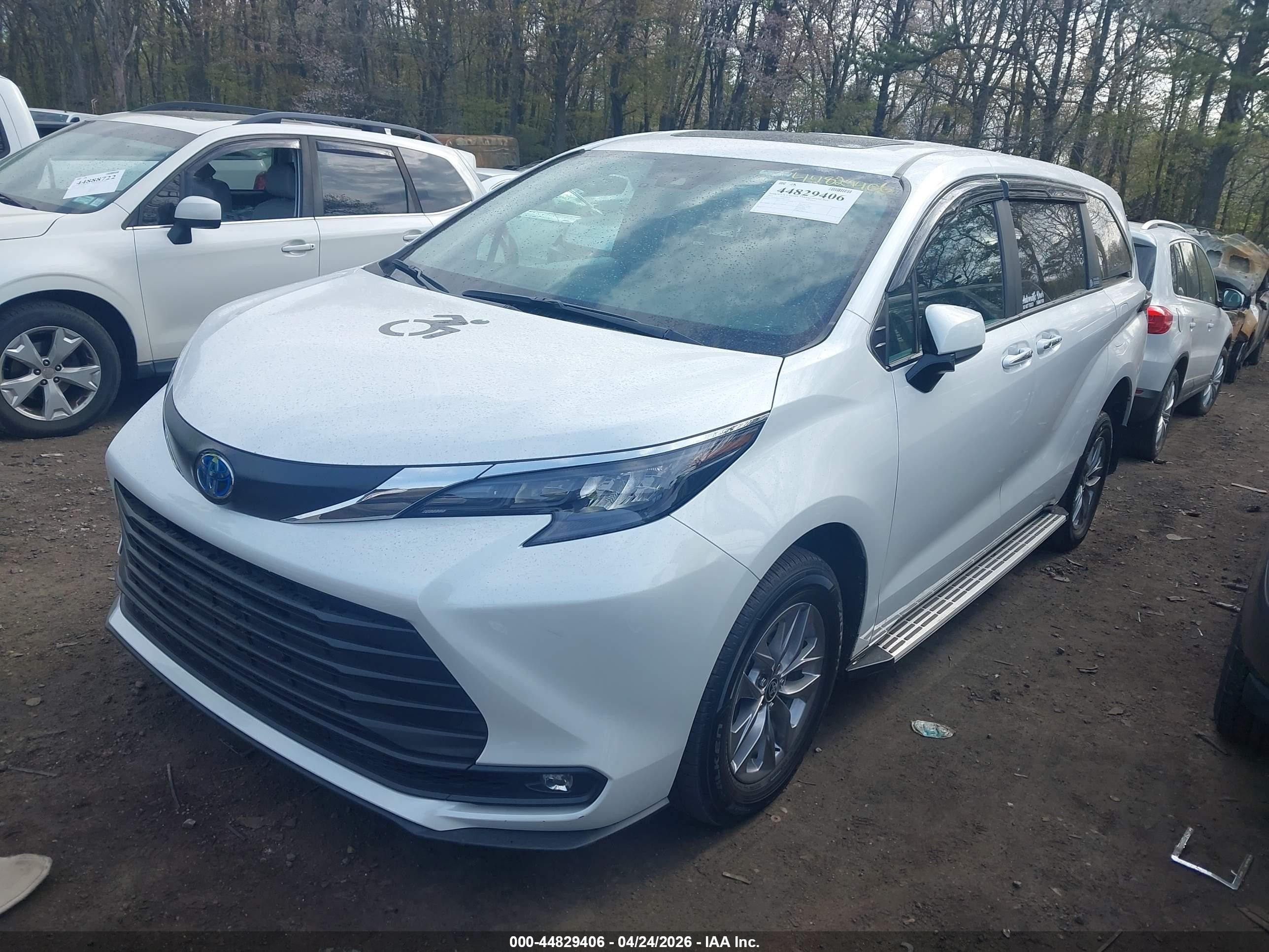 Toyota Sienna Xle 8 Passenger 2025
