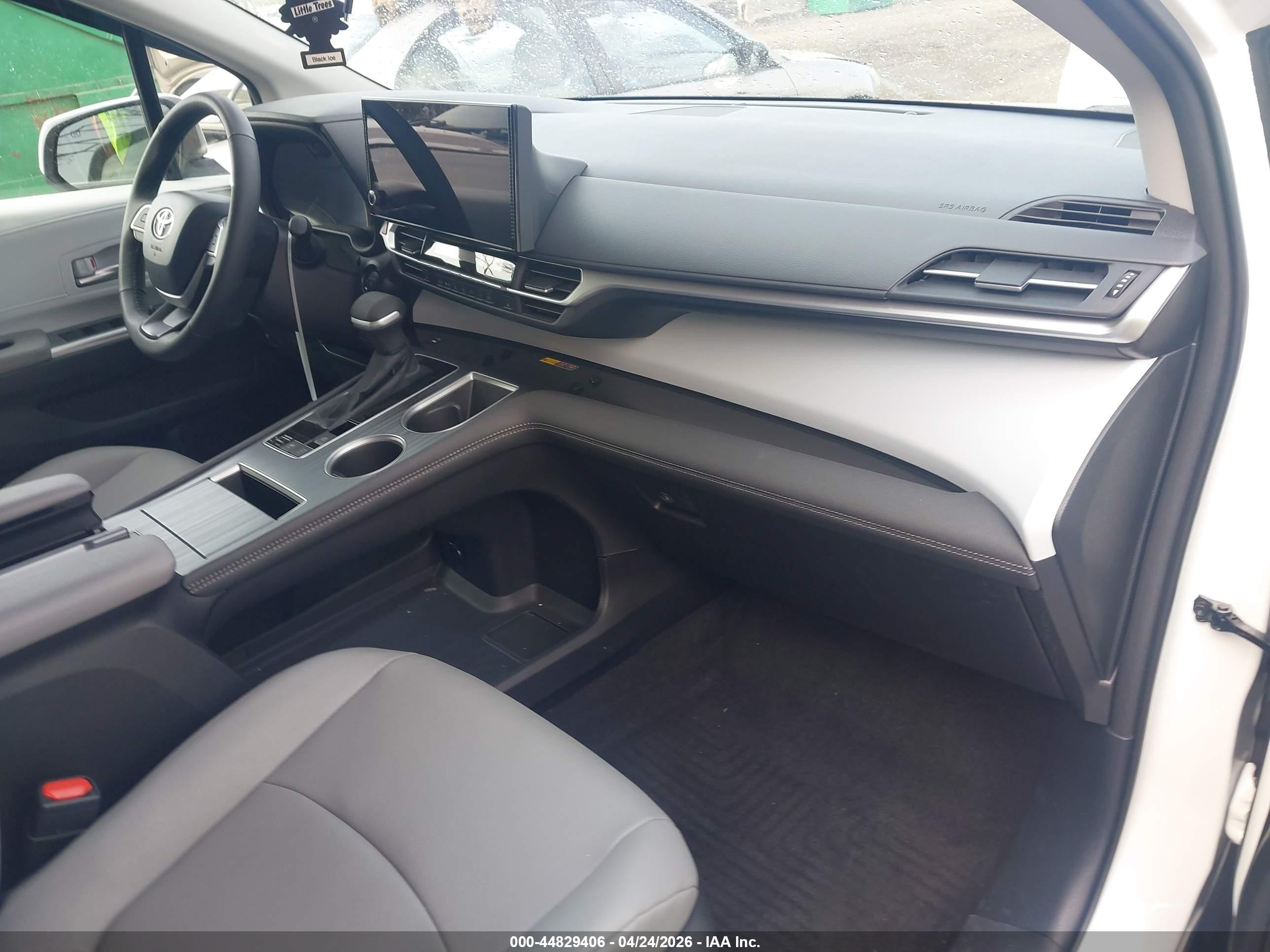 Toyota Sienna Xle 8 Passenger 2025