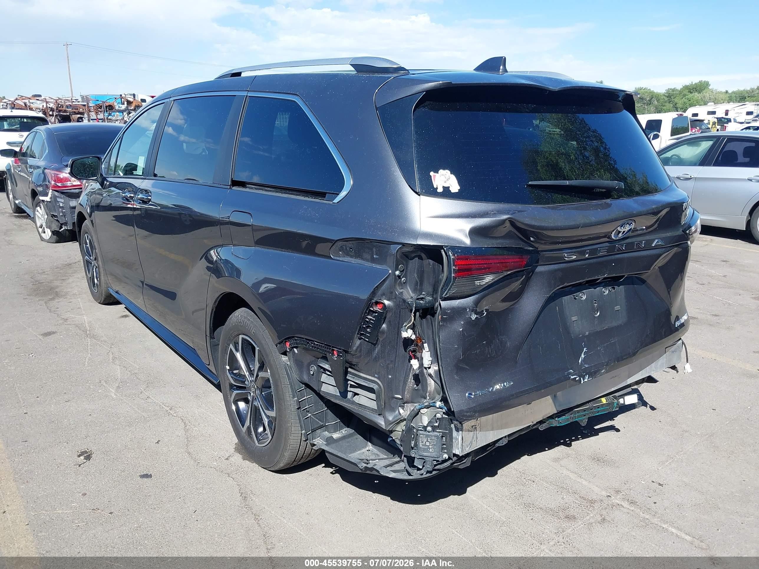 Toyota Sienna Platinum 2025